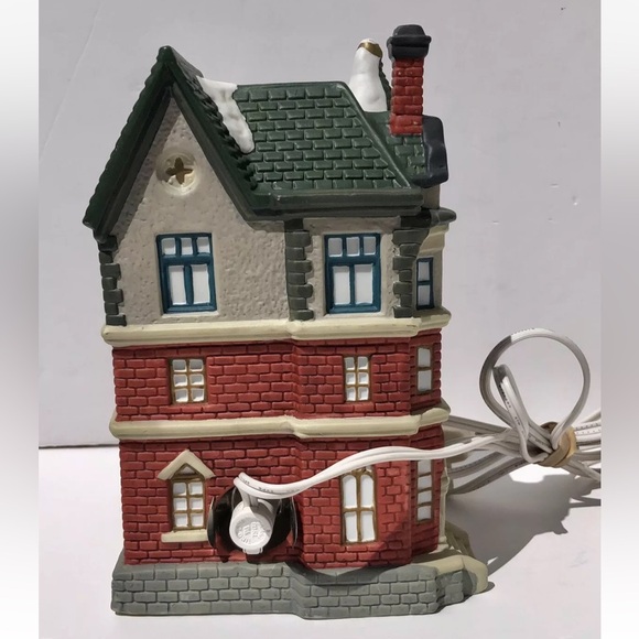 Vintage Fine Porcelain Christmas Village Restaurant 6" x 6" Lighted Ps2 - Picture 5 of 8